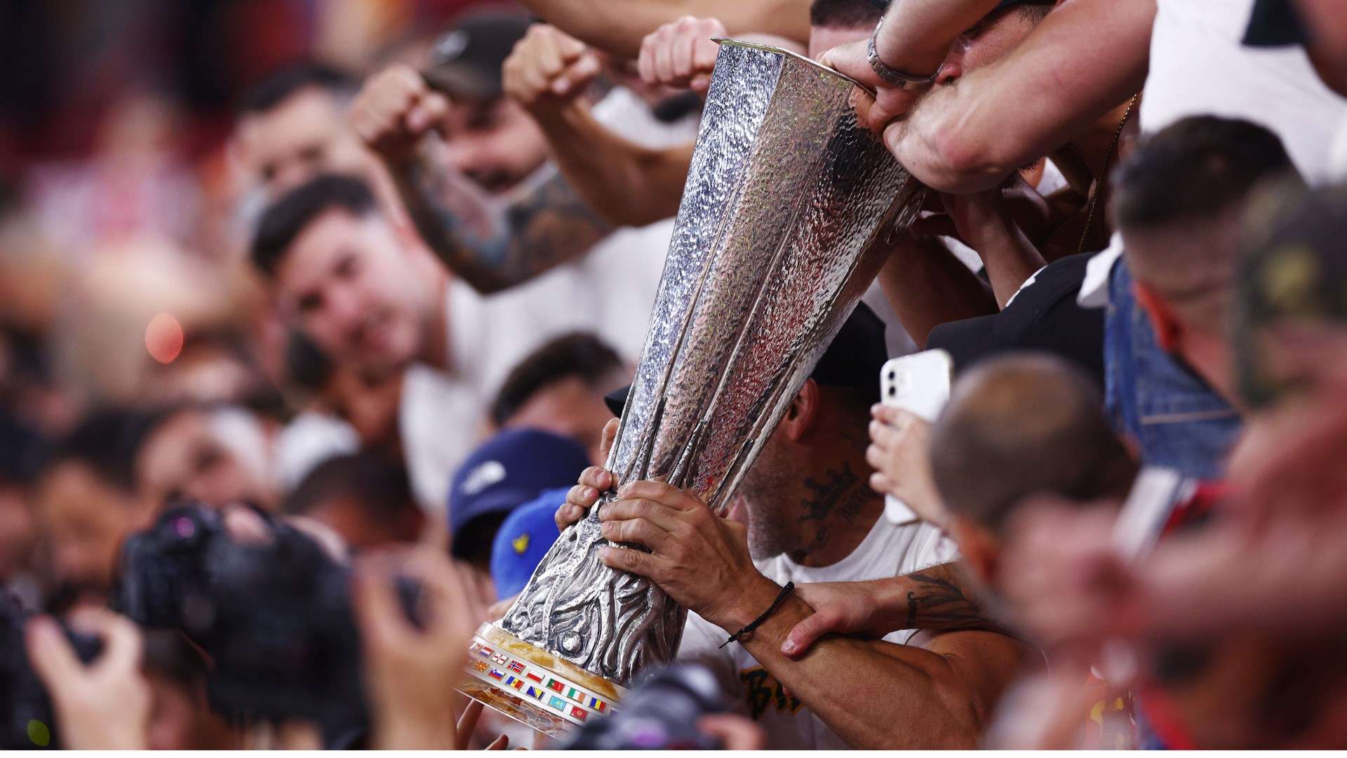 吸引了大批 吸引了大批