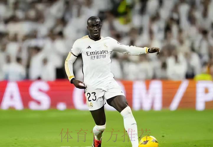 记者:皇马曼城关注阿方索-戴维斯 最早可能今夏行动 记者:皇马曼城关注阿方索-戴维斯 最早可能今夏行动